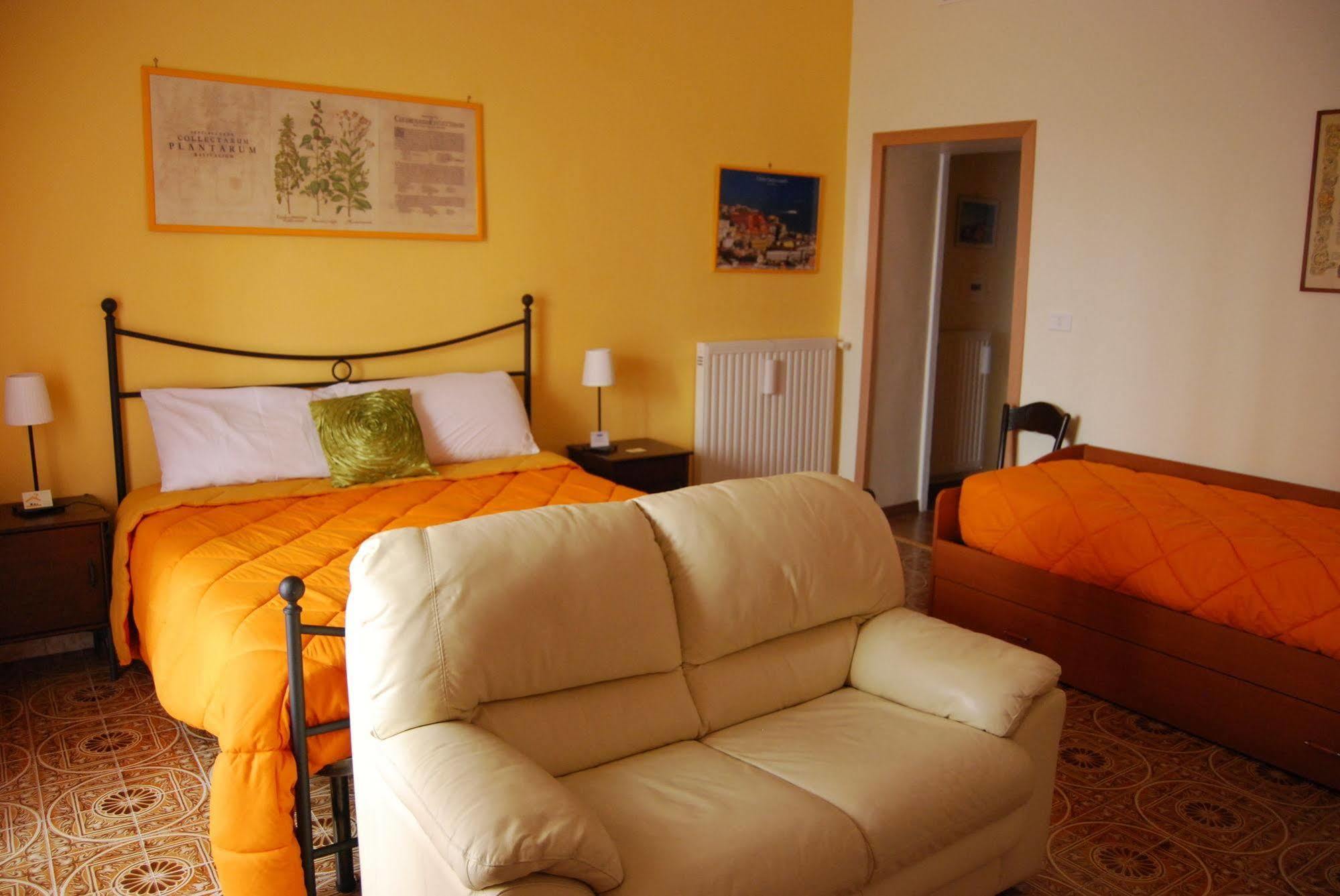 Bed And Breakfast Casa Mariella Nápoles Exterior foto