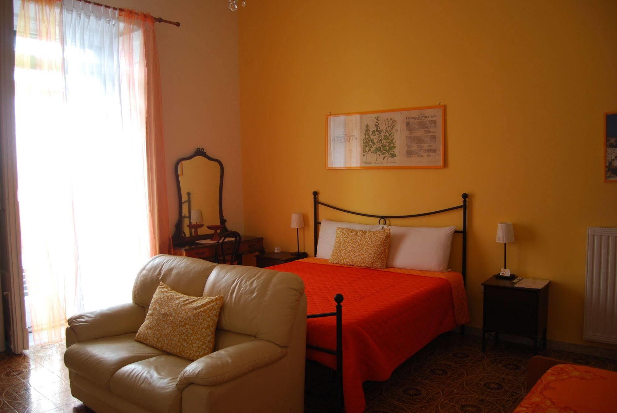 Bed And Breakfast Casa Mariella Nápoles Exterior foto